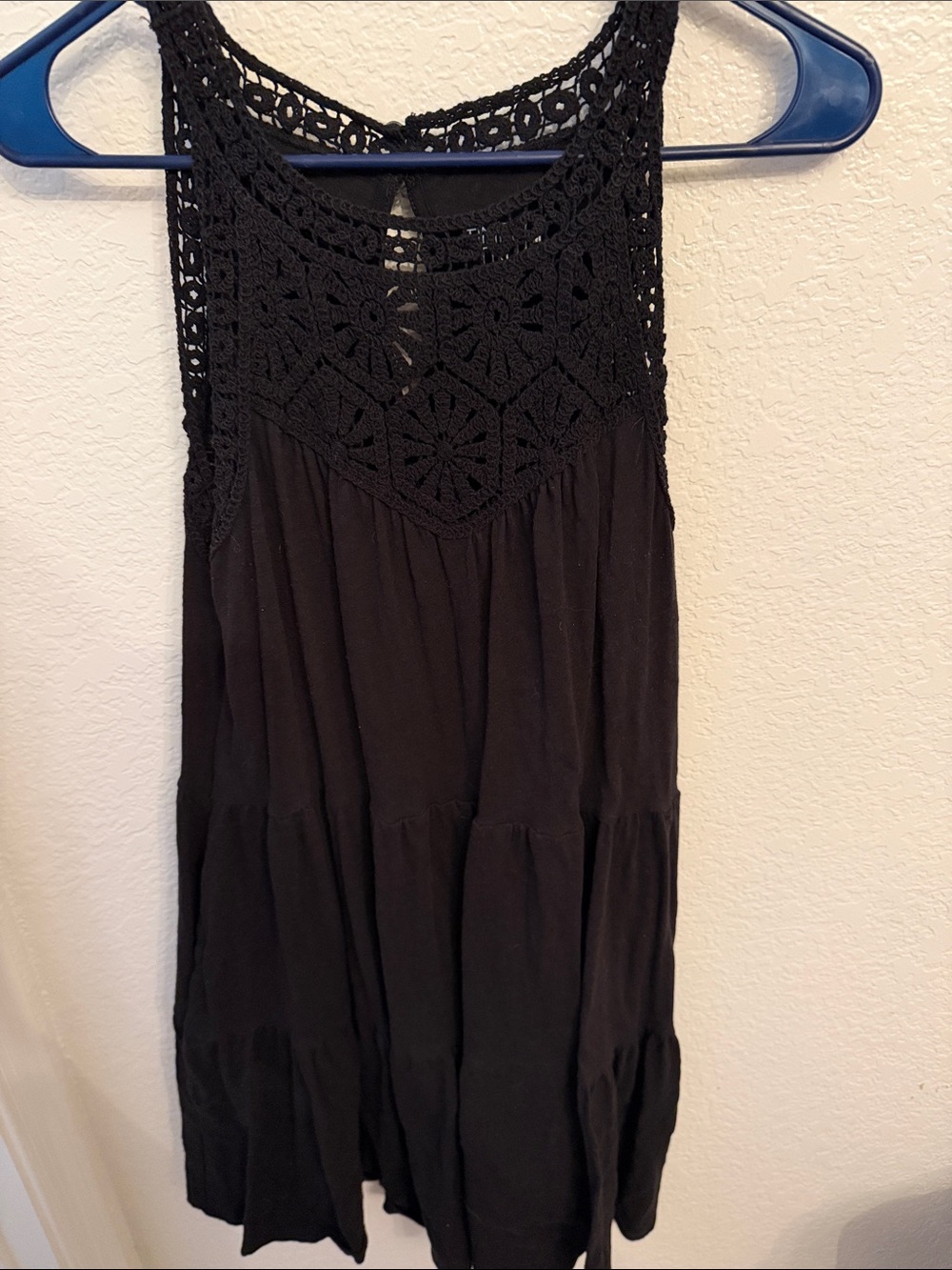 Black sleeveless dress